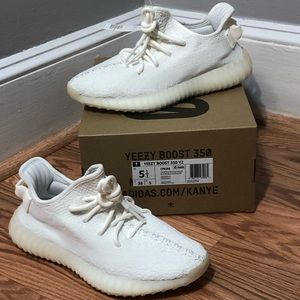 Yeezy Boost 350 Triple White.